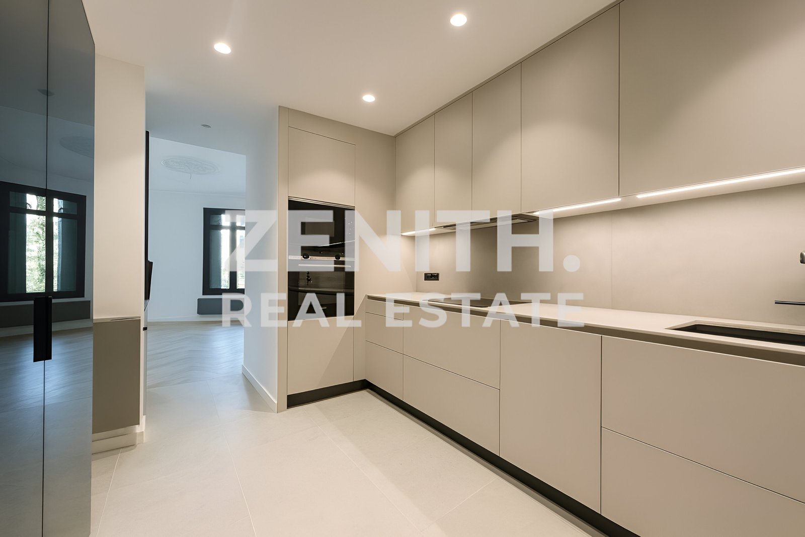 AA11FCF8-0428-416C-9999-DE36FB2A8736